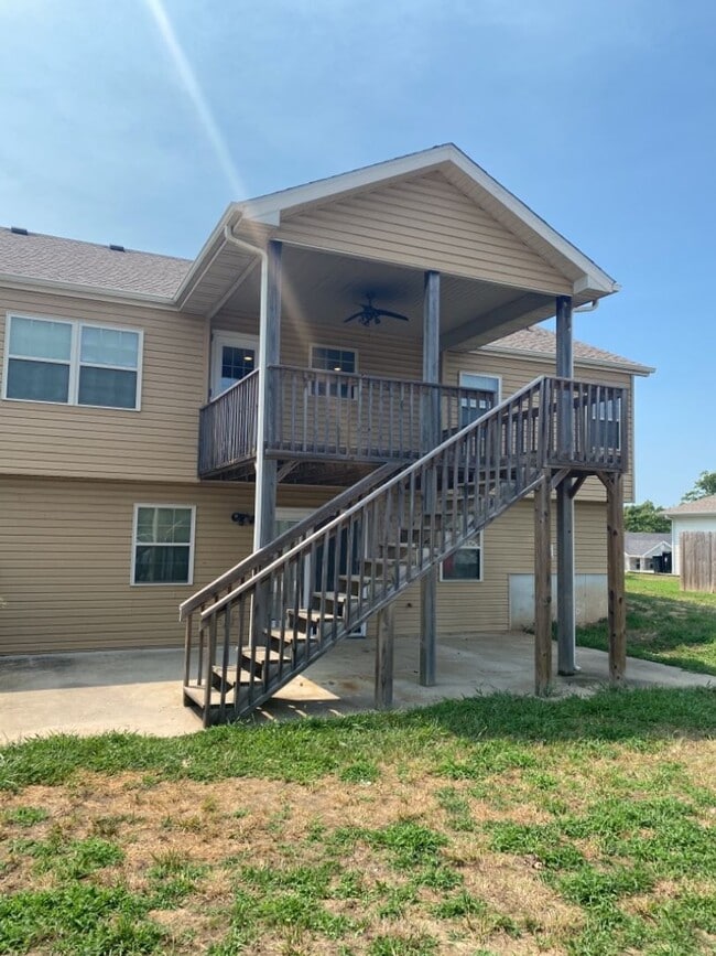 20970 Lockhart Rd in Waynesville, MO - Building Photo - Building Photo