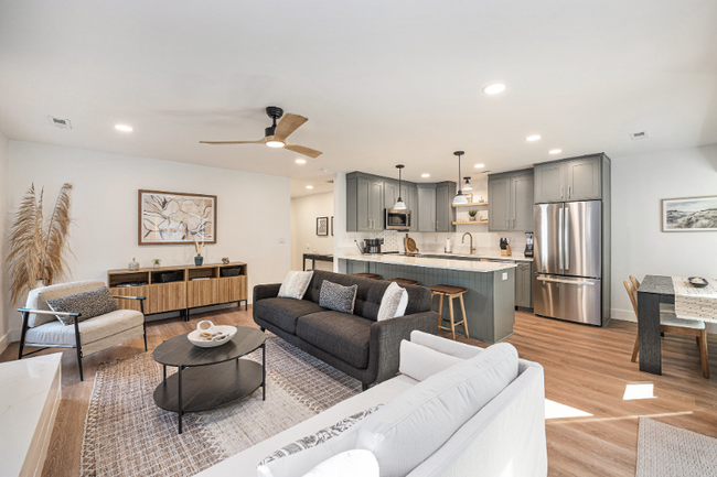 property at 625 Semaht St