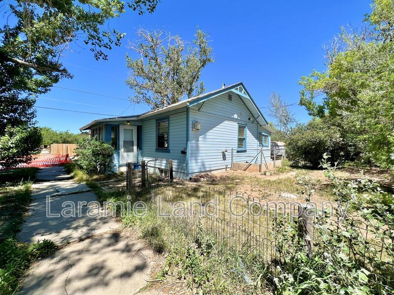 715 E Flint St in Laramie, WY - Building Photo