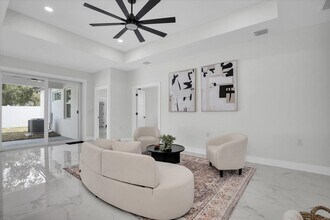 5351 71st Way N in St. Petersburg, FL - Building Photo - Building Photo