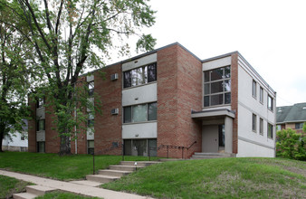 3925 31st St in St. Louis Park, MN - Foto de edificio - Building Photo