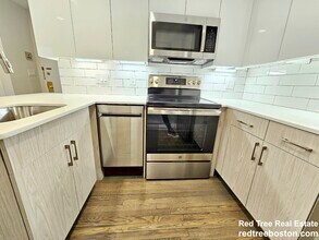 320 Hammond Pond Pkwy in Brookline, MA - Building Photo - Building Photo
