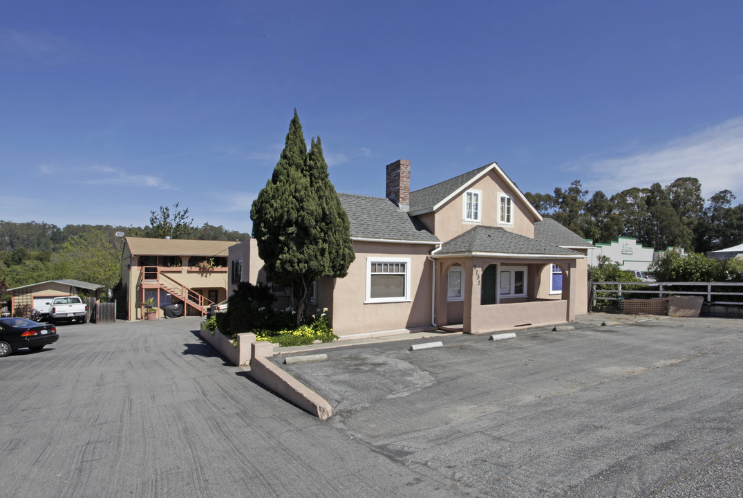 2735 Soquel Ave in Santa Cruz, CA - Building Photo