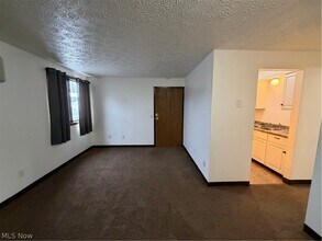 4107 Orchard Dale Dr NW in Canton, OH - Building Photo - Building Photo