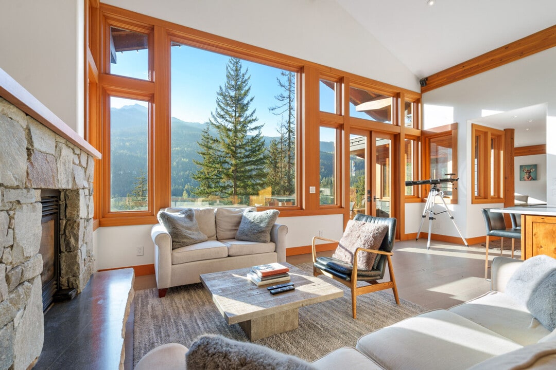 5138 Raven Ln in Whistler, BC - Building Photo