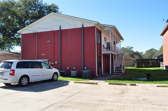 8517 Shady Dr in Houston, TX - Building Photo - Building Photo