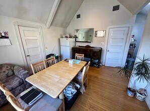 147 Willow Ave, Unit 3 in Somerville, MA - Building Photo - Building Photo