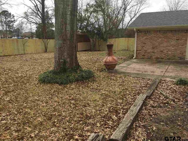 property at 1101 Balmoral Dr