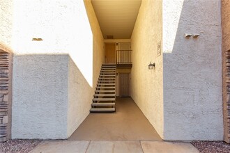 4401 Alexis Dr in Las Vegas, NV - Building Photo - Building Photo