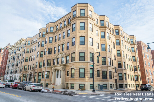 103 Hemenway St, Unit 505 in Boston, MA - Building Photo - Building Photo