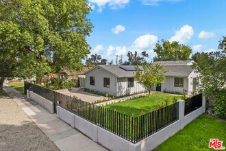 17154 Rinaldi St in Los Angeles, CA - Building Photo - Building Photo