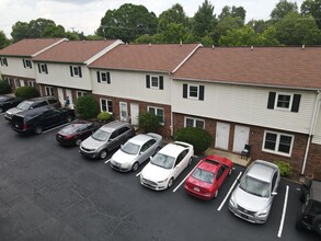 West View Court Apartments in Hickory, NC - Building Photo - Building Photo