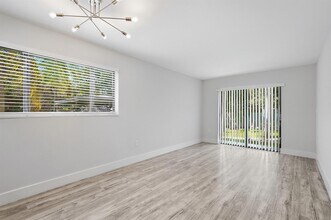 2514 Taylor St, Unit 3 in Hollywood, FL - Building Photo - Building Photo