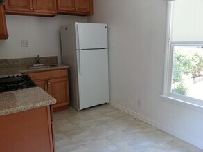 1331 Verdugo Blvd, Unit 3011 in La Cañada Flintridge, CA - Foto de edificio - Building Photo