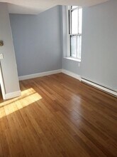 100 Captains Row in Chelsea, MA - Building Photo - Building Photo