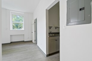 1115 6th Ave in Beaver Falls, PA - Building Photo