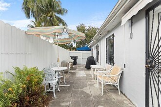 410 East Dr in North Miami Beach, FL - Building Photo - Building Photo