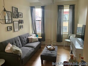 220 Hanover St in Boston, MA - Foto de edificio - Building Photo