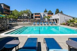 Bayside Apartments in Pinole, CA - Building Photo