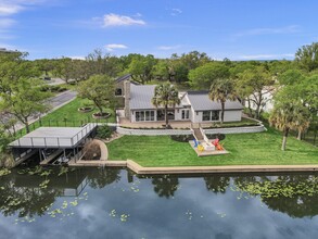 101 Bay Point Dr in Horseshoe Bay, TX - Building Photo - Building Photo