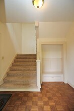 2330 SE 22nd Ave-Unit -1 in Portland, OR - Building Photo - Building Photo