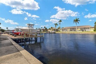 4616 SE 5th Pl in Cape Coral, FL - Building Photo