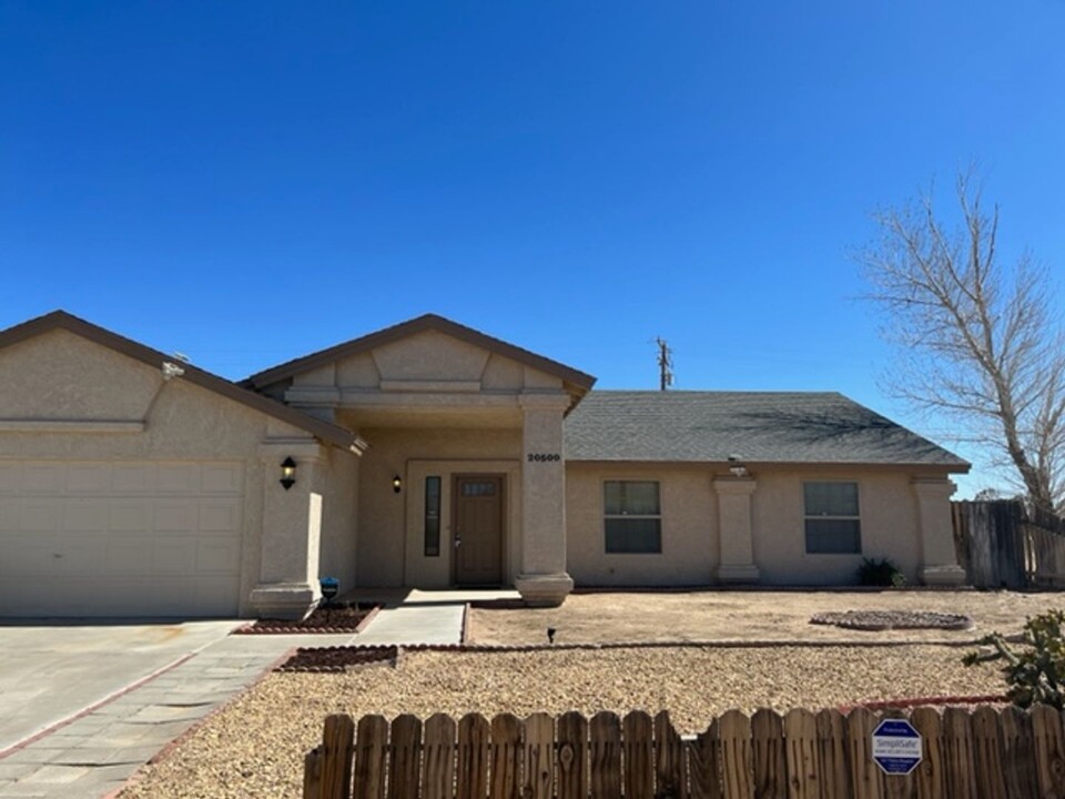 20500 Cooper Dr in California City, CA - Building Photo