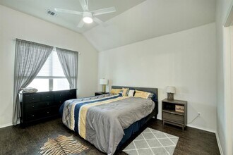 401 Hyltin St in Hutto, TX - Building Photo - Building Photo