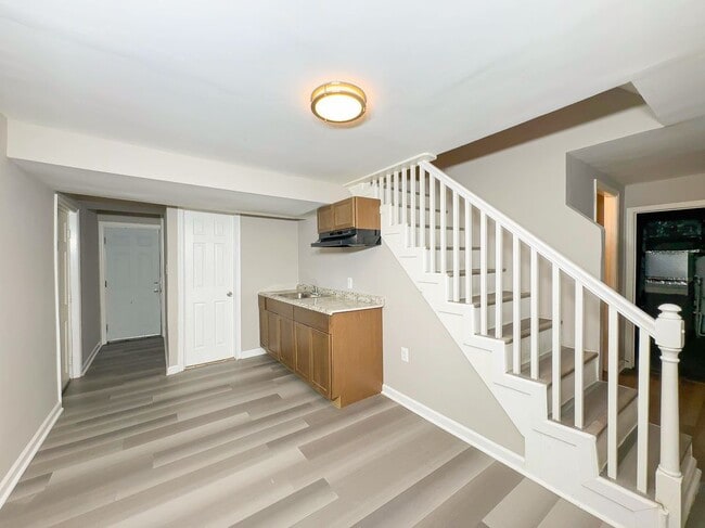 property at 1206 Quo Ave