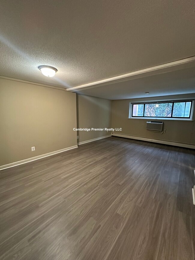 371 Harvard St, Unit 3