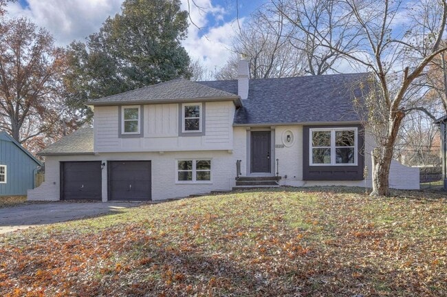 property at 10216 Lamar Ave