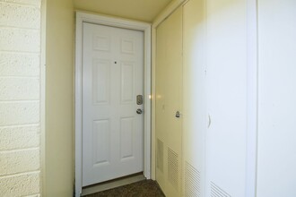 2364 Chateau Dr in Roy, UT - Building Photo - Building Photo