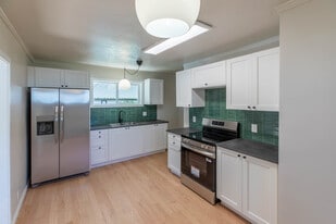 13 Gilbert St in Rhinelander, WI - Building Photo