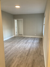 371 Hazel Ave, Unit D6 in Glencoe, IL - Building Photo - Building Photo