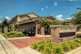 AveCDC Terrace in Houston, TX - Foto de edificio - Building Photo