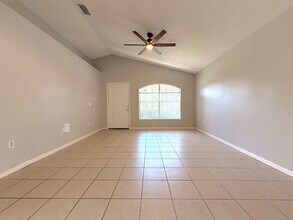 1671 Sunset View Cir in Apopka, FL - Building Photo - Building Photo