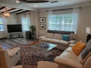 347 Ling a Mor Ter S in St. Petersburg, FL - Building Photo - Building Photo