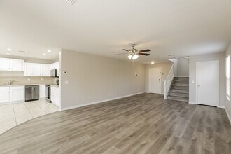 2217 E 35th Ave in Apache Junction, AZ - Foto de edificio - Building Photo