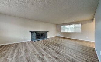 34803 27th Ave SW in Federal Way, WA - Building Photo