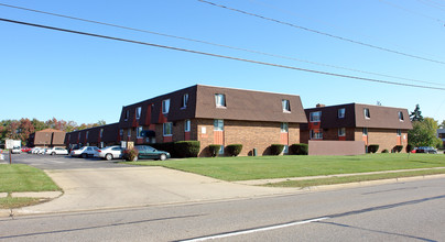 Chalet Apartments in Brunswick, OH - Building Photo - Building Photo