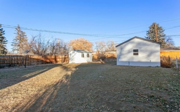 1620 Nome St in Aurora, CO - Foto de edificio - Building Photo