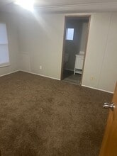 2009 W 3rd St in Newton, KS - Building Photo - Building Photo