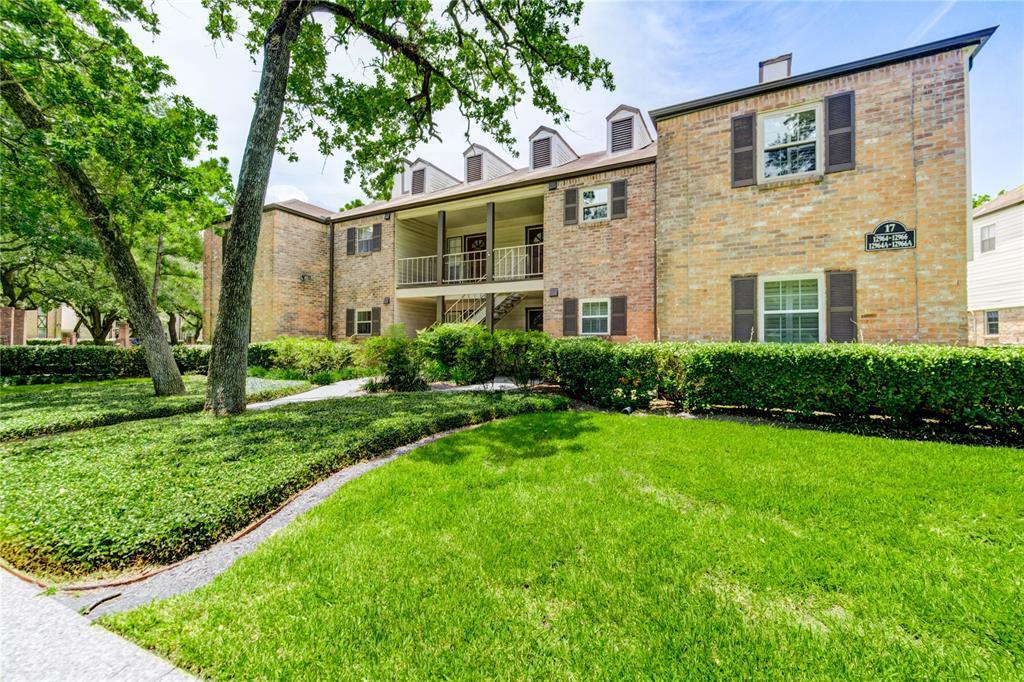 12964 Trail Hollow Dr in Houston, TX - Building Photo