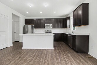 832 Kuss Dr in Saline, MI - Building Photo - Building Photo