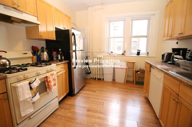 14 Glenville Ave, Unit 2 in Boston, MA - Foto de edificio - Building Photo