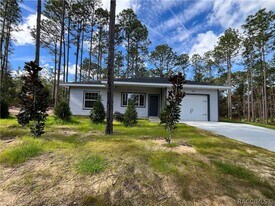 748 N Heathrow Dr in Lecanto, FL - Building Photo