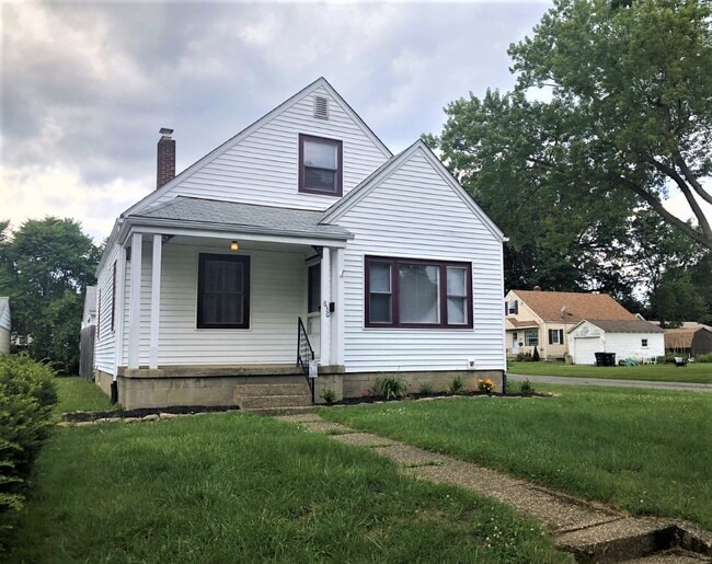 630 Essex St in Akron, OH - Foto de edificio - Building Photo