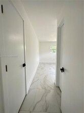 1445 NW 34th St in Miami, FL - Building Photo - Building Photo