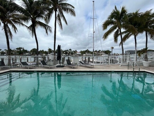 6580 Indian Creek Dr in Miami Beach, FL - Foto de edificio - Building Photo