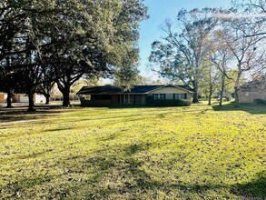 43063 Black Bayou Rd in Gonzales, LA - Building Photo - Building Photo
